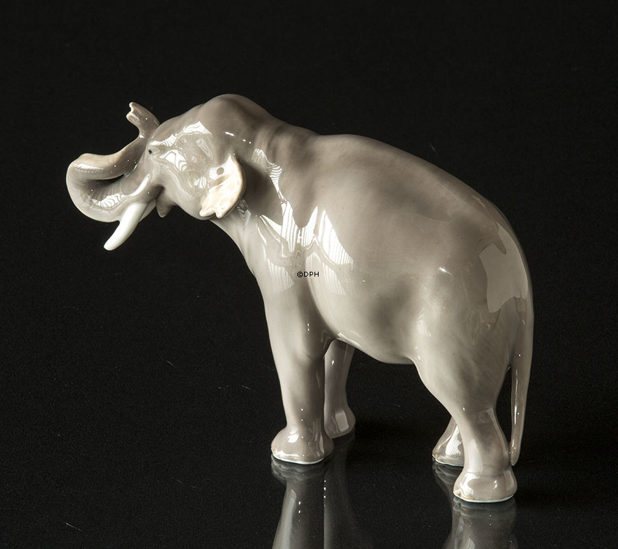 Stående elefant, Royal Copenhagen figur nr. 1376