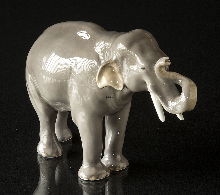 Stående elefant, Royal Copenhagen figur nr. 1376