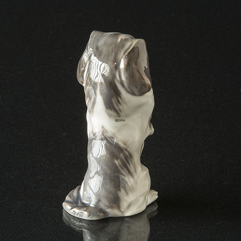 Pekingeser, sort/grå og hvid Royal Copenhagen figur af hund nr. 1452-1776 (1894-1922)