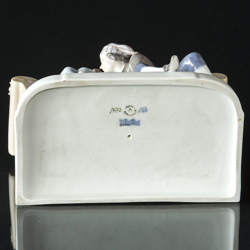 Prinsessen og Klods Hans, Royal Copenhagen figur nr. 1473 (1894-1922) (Bemærk - Lille reparation v/princessen finger)