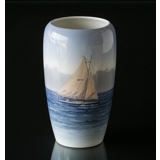 Vase med Sejlskib, Royal Copenhagen nr. 1484-237