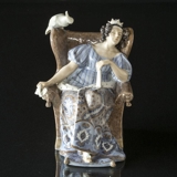 The Queen, Royal Copenhagen figurine no. 1494 (1913) Professionel Repaired