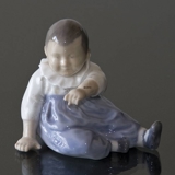Child with blue pants, ditting, Royal Copenhagen figurine No. 1517