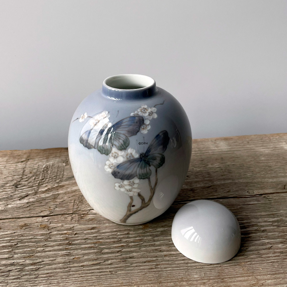 Krukke med Sommerfugl, Royal Copenhagen nr. 1528-1241