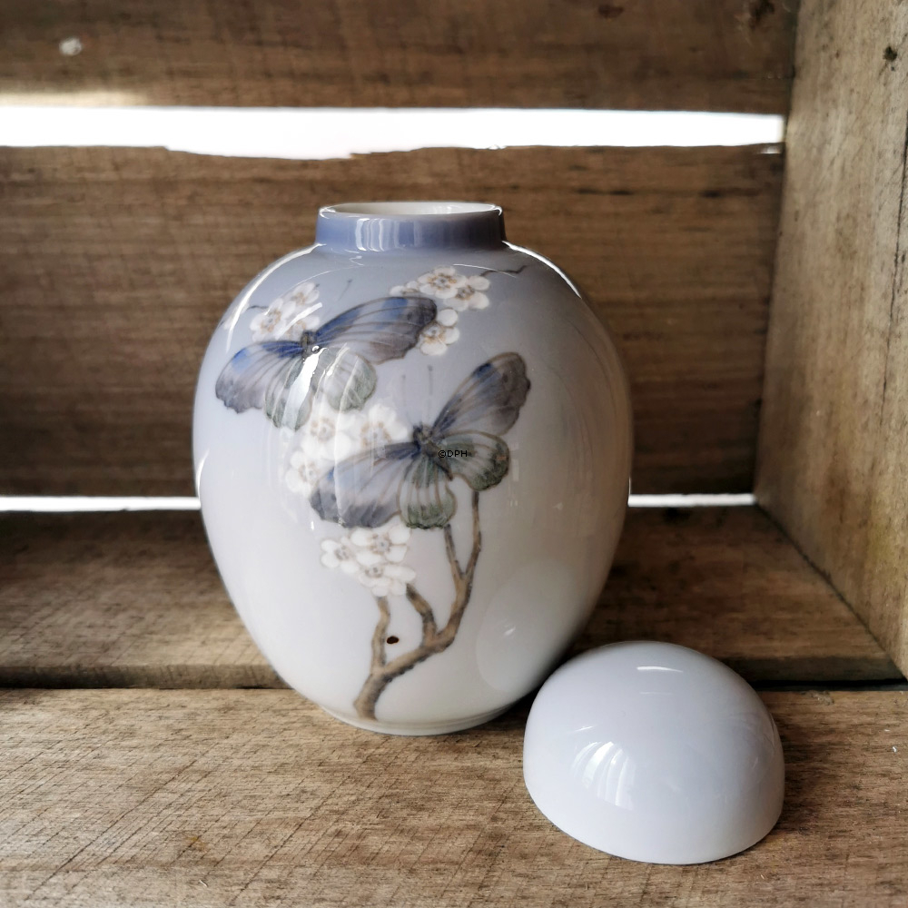 Krukke med Sommerfugl, Royal Copenhagen nr. 1528-1241