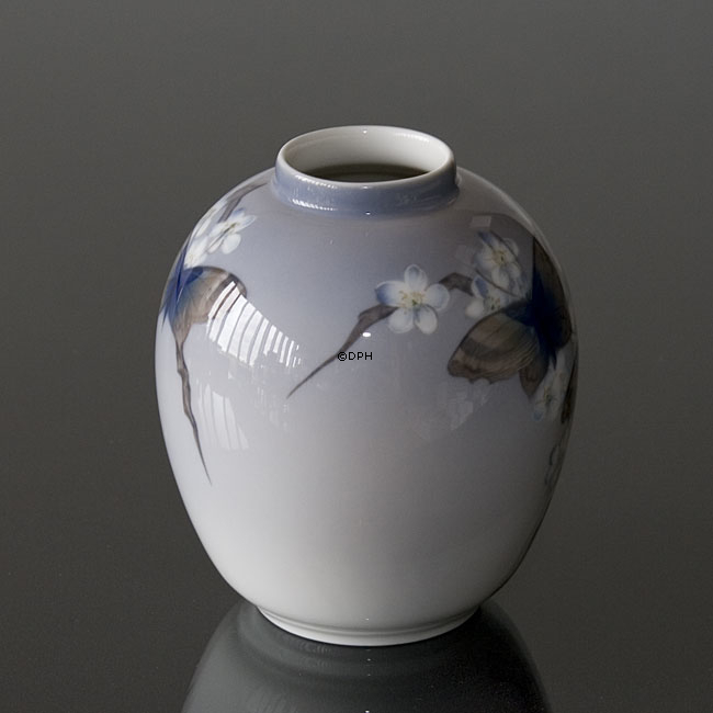 Vase med Sommerfugl, Royal Copenhagen nr. 1528-1241