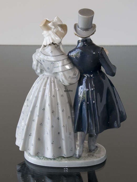 En aften i Tivoli, Royal Copenhagen figur nr. 1593