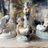 Faun med frø, Royal Copenhagen figur nr. 1713
