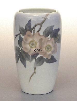 Vase med vildrose, Royal Copenhagen nr. 173-237