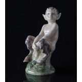 Faun på træstub, Royal Copenhagen figur nr. 1738