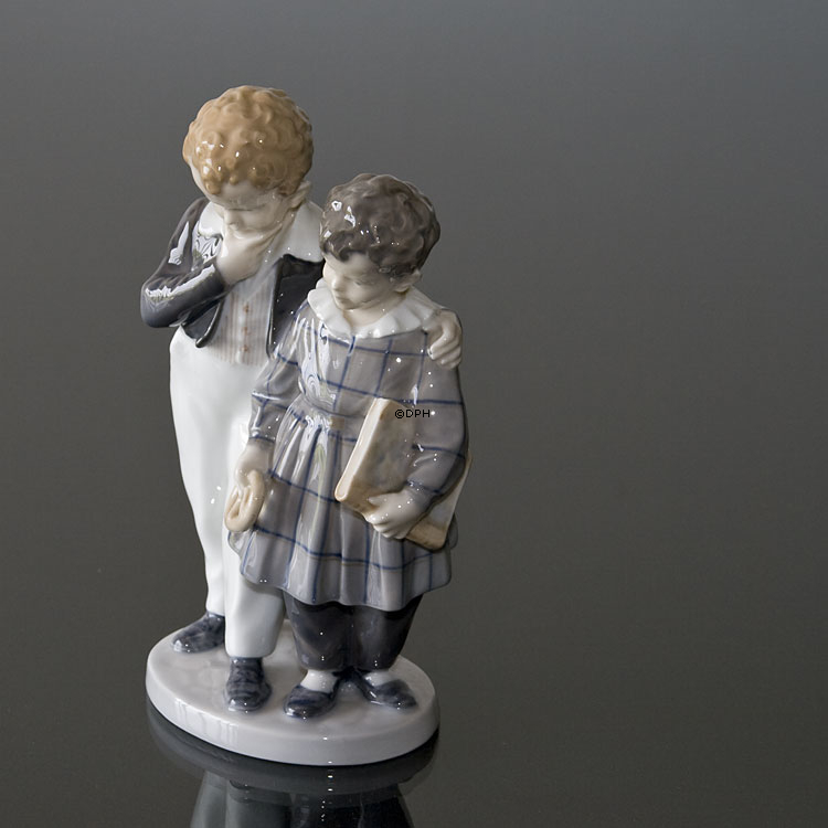 Flugten til Amerika, Dreng og Pige på rejse, Royal Copenhagen figur nr. 1761