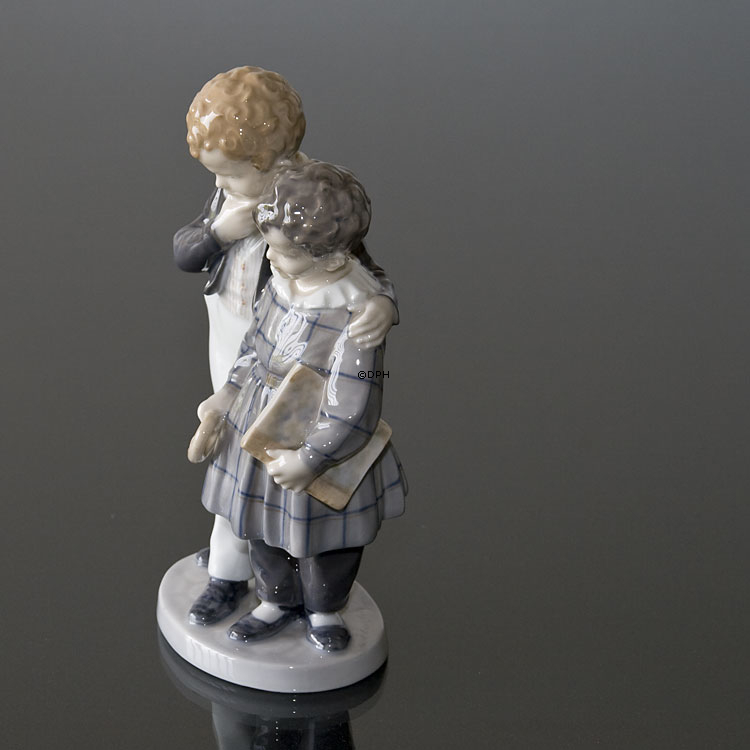 Flugten til Amerika, Dreng og Pige på rejse, Royal Copenhagen figur nr. 1761