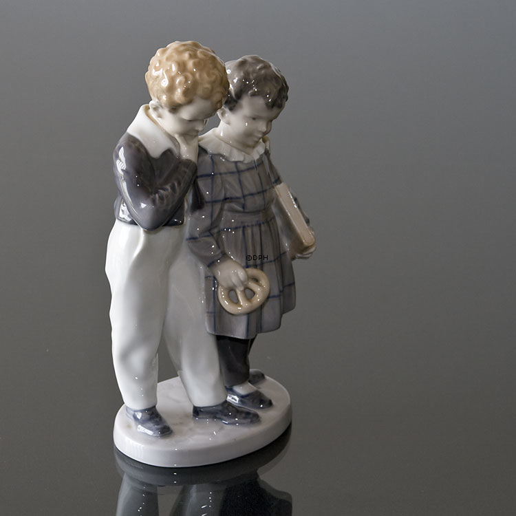 Flugten til Amerika, Dreng og Pige på rejse, Royal Copenhagen figur nr. 1761