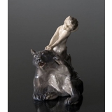 Faun med Bjørn, Royal Copenhagen figur nr. 1804