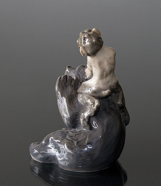 Faun med Bjørn, Royal Copenhagen figur nr. 1804