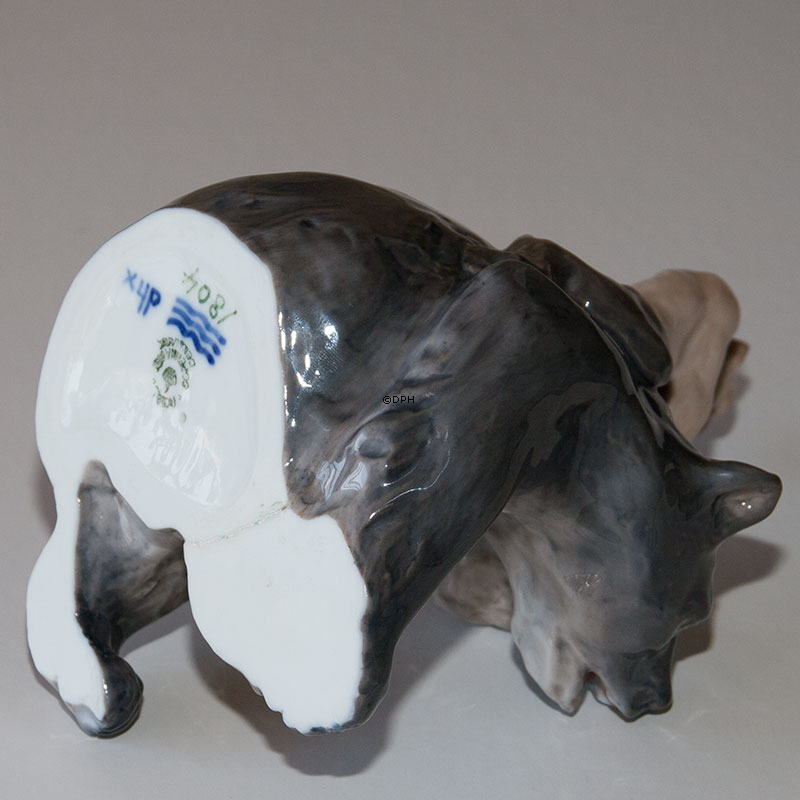 Faun med Bjørn, Royal Copenhagen figur nr. 1804