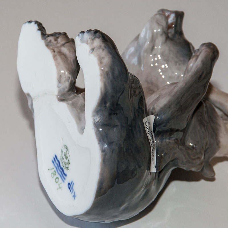 Faun med Bjørn, Royal Copenhagen figur nr. 1804