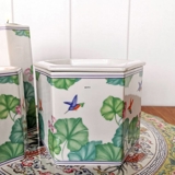 Royal Copenhagen Colibri krukke med låg nr. 1810-5468 (krukke), 1810-5470 (låg)