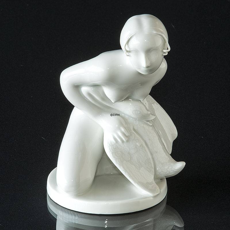 Leda med svane, Pige siddende, Royal Copenhagen figur nr. 1875 (signeret Privat - Gunhil Gunnarson Hvid / Blanc de Chine