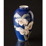 Vase in dunkelblau mit Blume, Royal Copenhagen nr. 1886-476