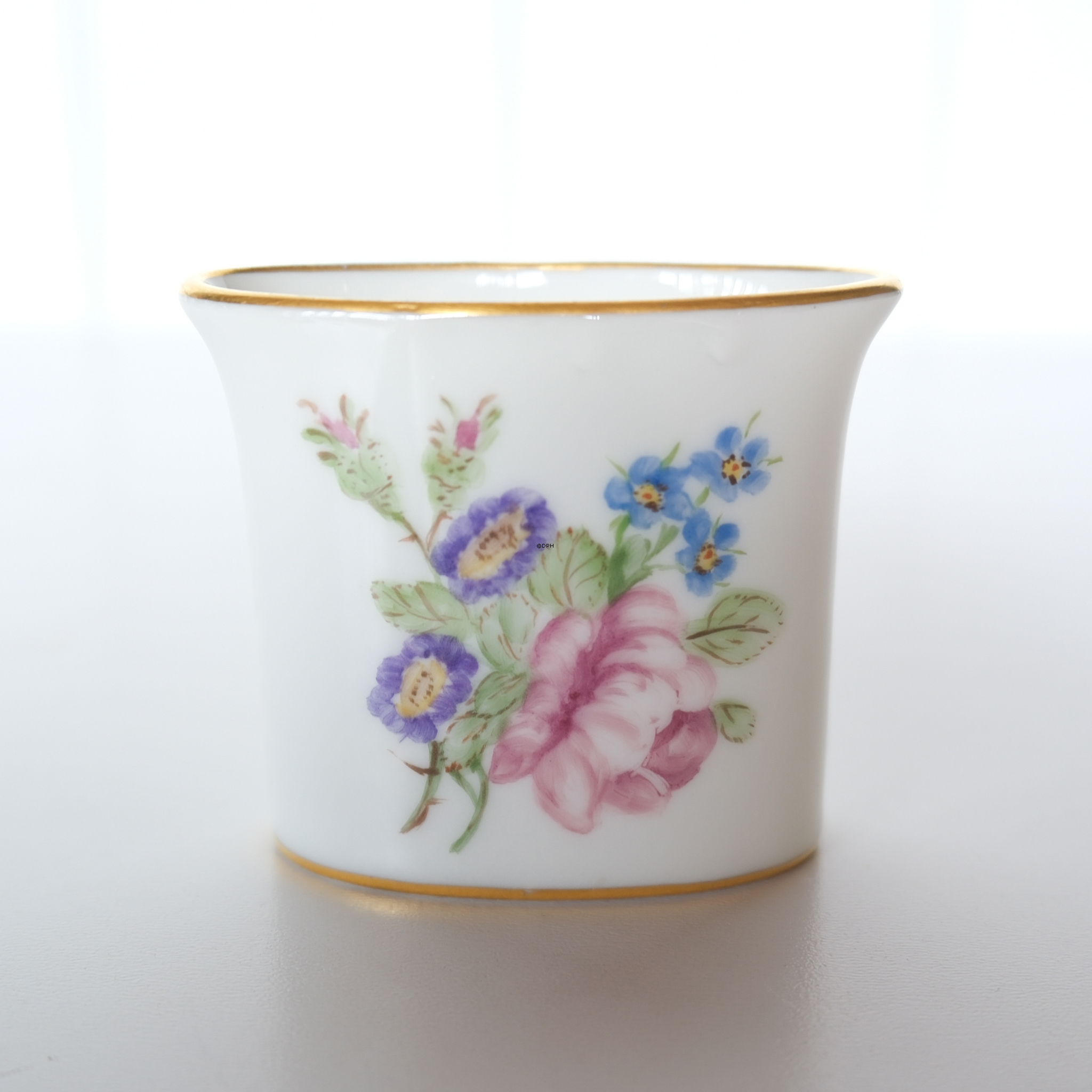 Royal Copenhagen tandstikbæger nr. 2849 med blomster