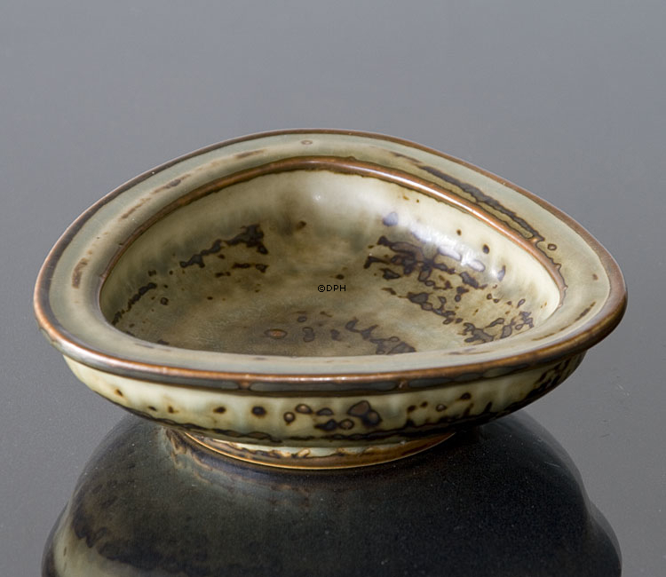 Trekantet stentøjsskål, Royal Copenhagen nr. 20162