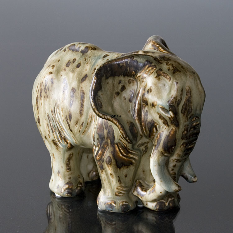 Stående elefant, Royal Copenhagen stentøjsfigur nr. 20198