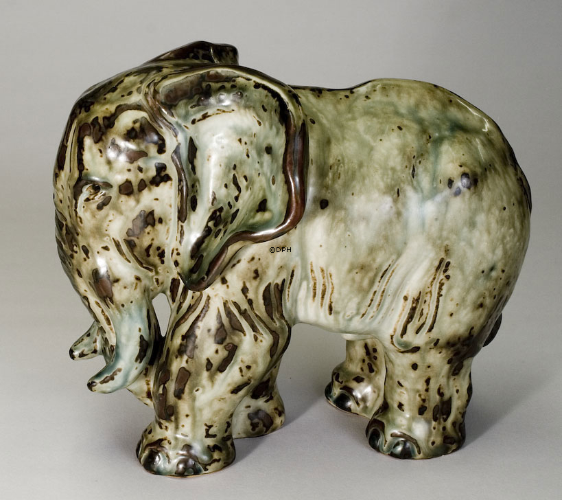 Stående elefant, Royal Copenhagen stentøjsfigur nr. 20198