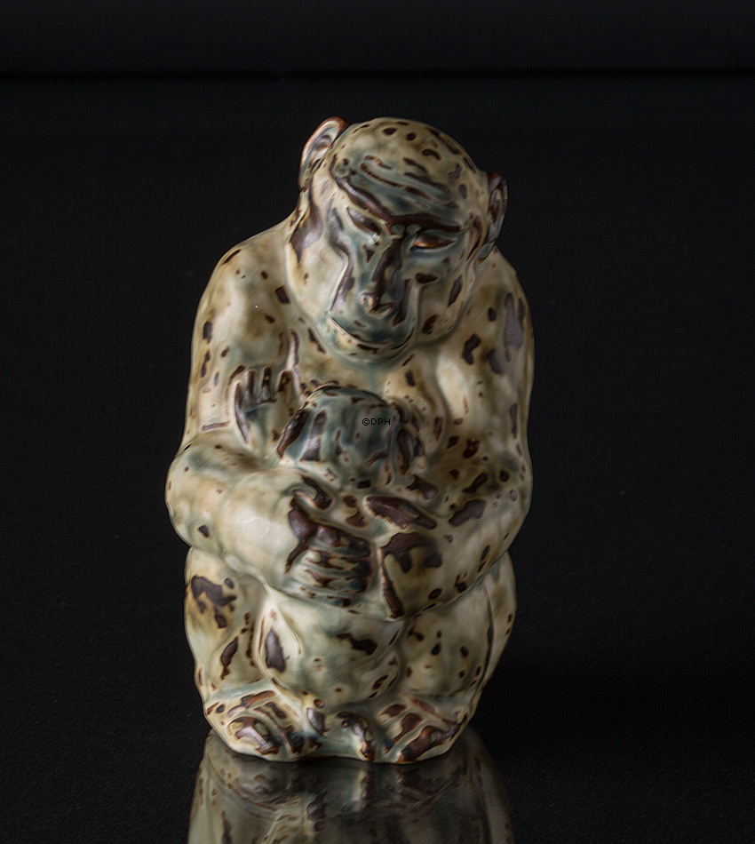 Abe med baby, Royal Copenhagen stentøjsfigur nr. 20241