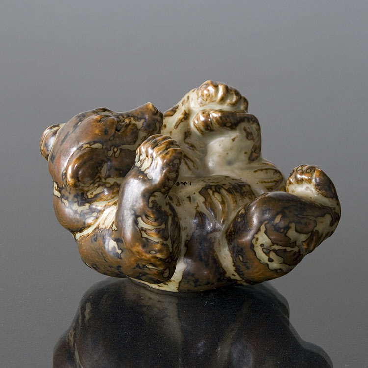 Liggende bjørn, Royal Copenhagen stentøjsfigur nr. 20271