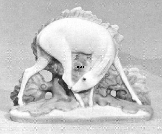 Dyr på grøn base, Royal Copenhagen figur nr. 2051