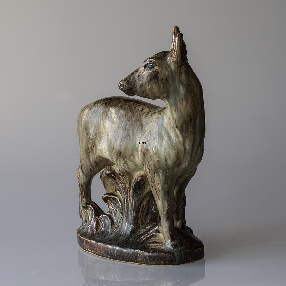 Dådyr med unge. Royal Copenhagen stentøjsfigur nr. 20552