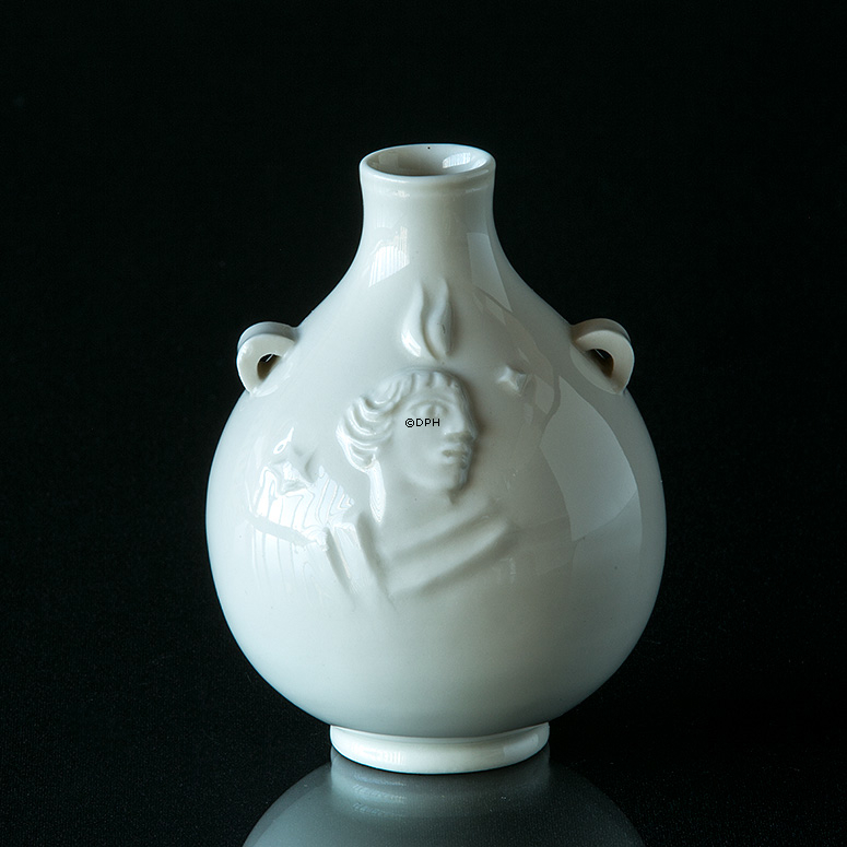 Royal Copenhagen Hvid vase signeret Jais Nielsen nr. 20569