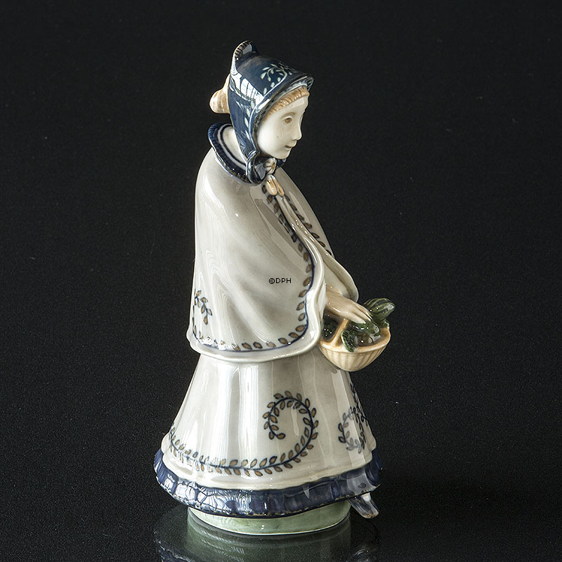 Kvinde med kurv, Royal Copenhagen figur nr. 2085 (1890-1990)