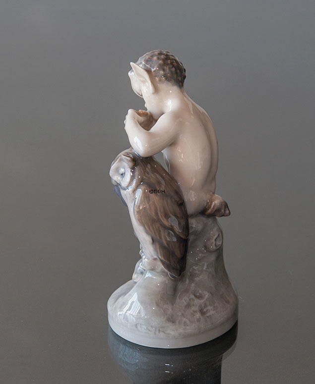 Faun med Ugle, Royal Copenhagen figur nr. 2107