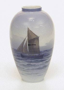 Vase med Sejlskib, Royal Copenhagen nr. 2119-47-7
