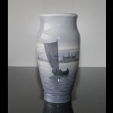 Vase med Sejlskib ved Kronborg, Royal Copenhagen nr. 2122-131
