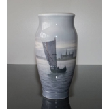 Vase med Sejlskib ved Kronborg, Royal Copenhagen nr. 2122-131