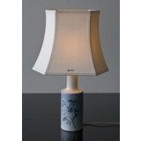 Smal sekskantet lampeskærm 27 cm i højden, hvid silke (Vedr. 2. sortering - se beskrivelse)