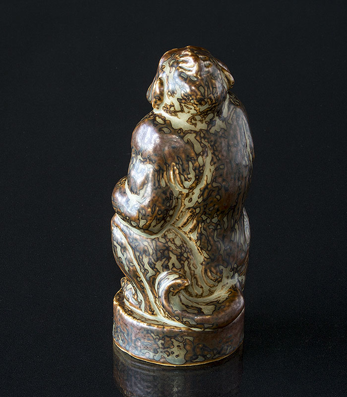 Abe, siddende, 22cm, Royal Copenhagen stentøjsfigur nr. 21633