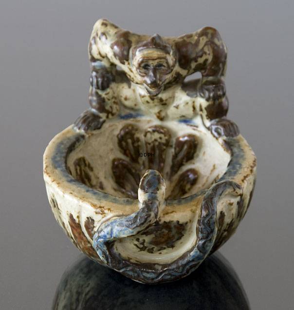 Stentøjsskål med abe og slange, Royal Copenhagen nr. 21738. Designet af Knud Kyhn