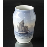 Vase mit Segelschiff, Royal Copenhagen Nr. 2175-1217