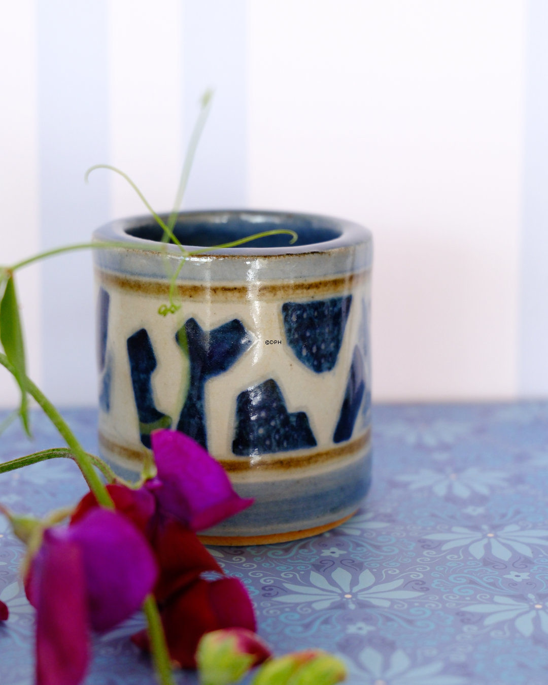 Stentøjsvase med fugle, Royal Copenhagen nr. 21920