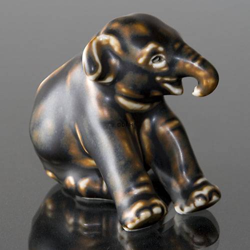 Stentøjsfigur af elefant, Rotyal Copenhagen nr. 240 eller 22740