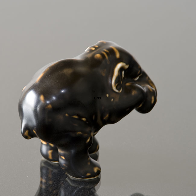 Stentøjsfigur af elefant, Rotyal Copenhagen nr. 241 eller 22741