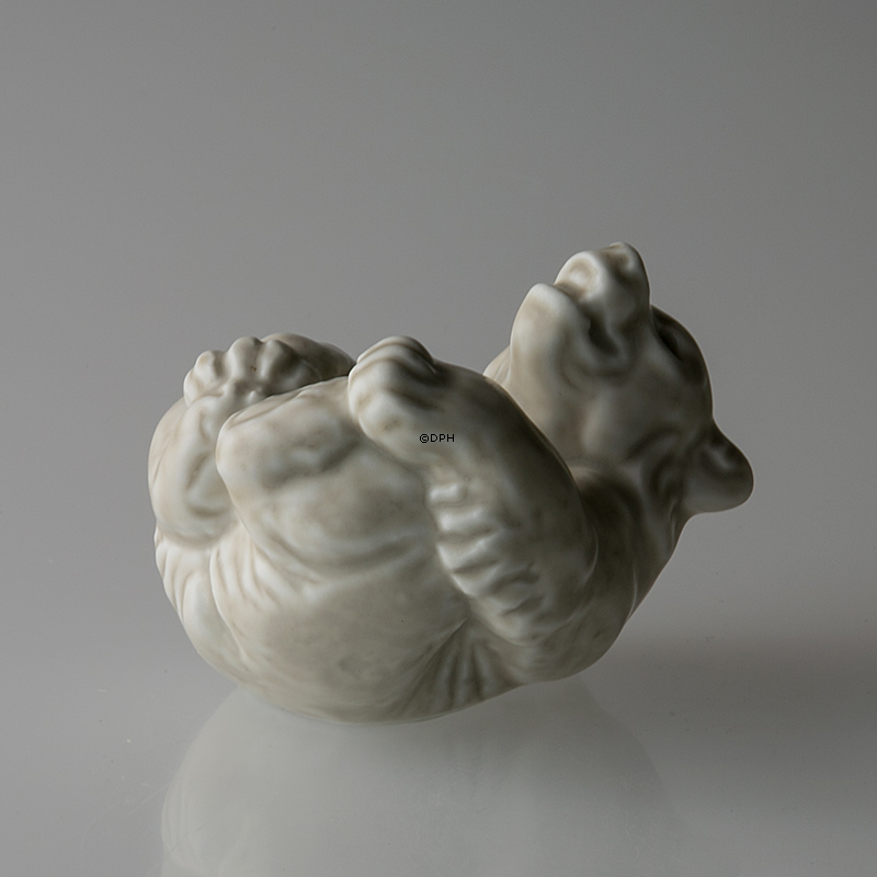 Hvid stentøjsfigur af isbjørneunge, Royal Copenhagen nr. 22745