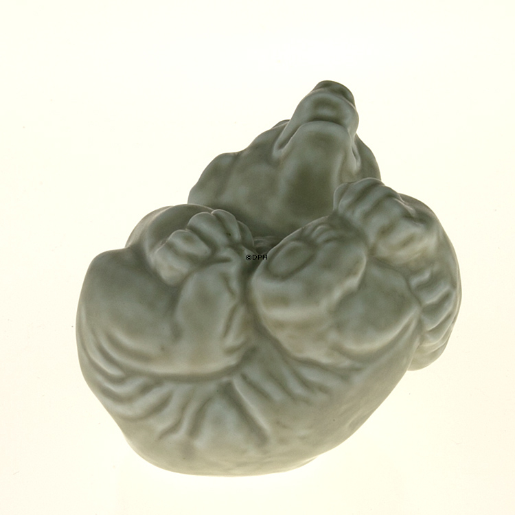 Hvid stentøjsfigur af isbjørneunge, Royal Copenhagen nr. 22745