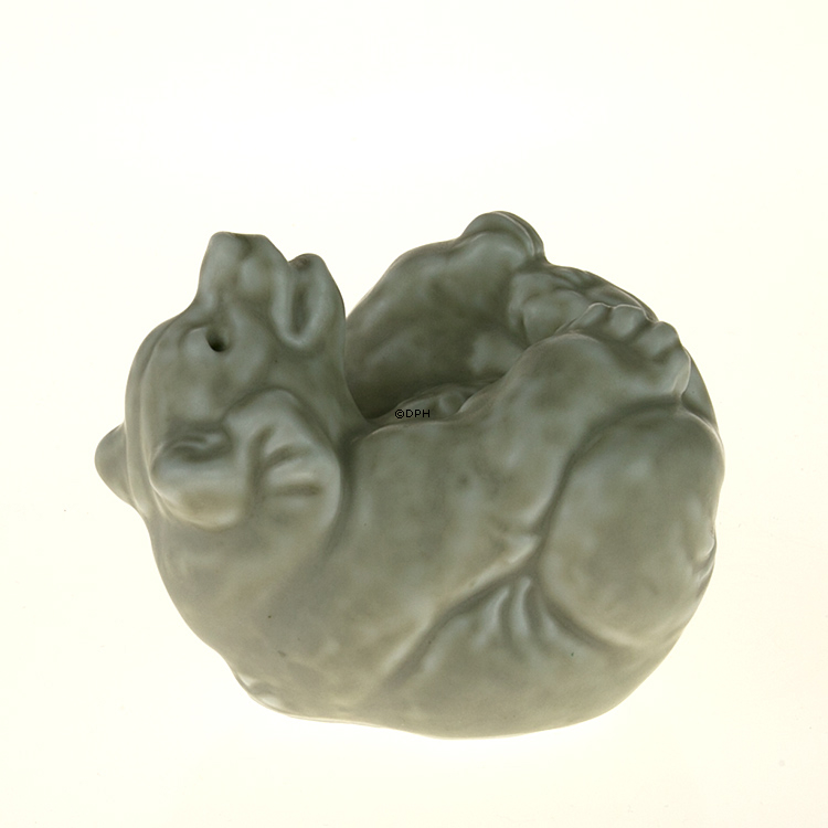 Hvid stentøjsfigur af isbjørneunge, Royal Copenhagen nr. 22745