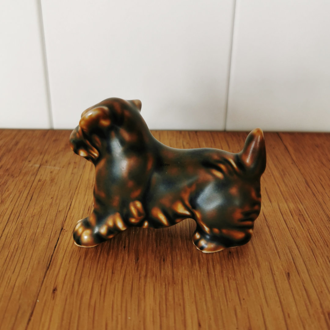 Stentojshundefigur, stående terrier, Royal Copenhagen nr. 22773