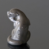 Odder med fisk, Royal Copenhagen figur nr. 2333